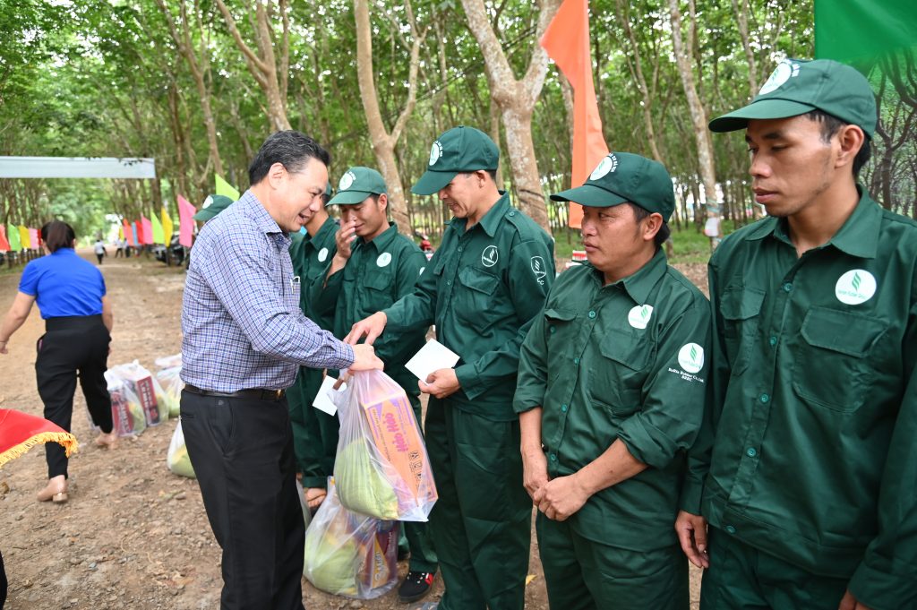 Đoàn công tác Bộ Nội vụ làm việc với VRG về công tác an toàn, vệ sinh lao động